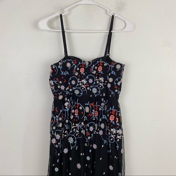 MODCLOTH black floral embroidered midi dress - Picture 6 of 9